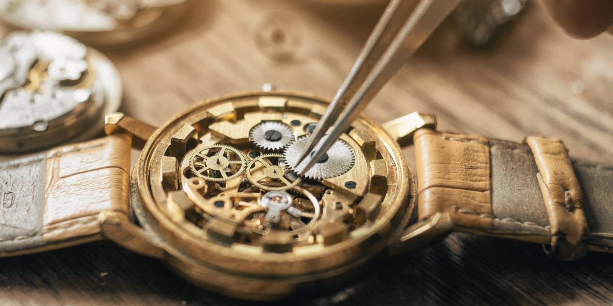 Vacatures op het gebied van goud- en zilversmeden, juwelier en uurwerktechniek.